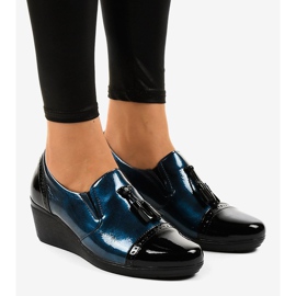 Czarne półbuty na koturnie 7-9022 granatowe 1