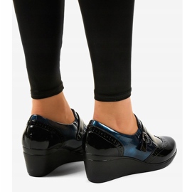 Czarne półbuty na koturnie 7-9021 granatowe 2