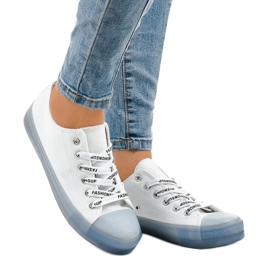 Białe trampki z niebieską podeszwą LTD205-1 niebieskie 1