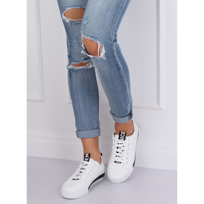 Trampki damskie biało-czarne A88-23 W-BL białe 1