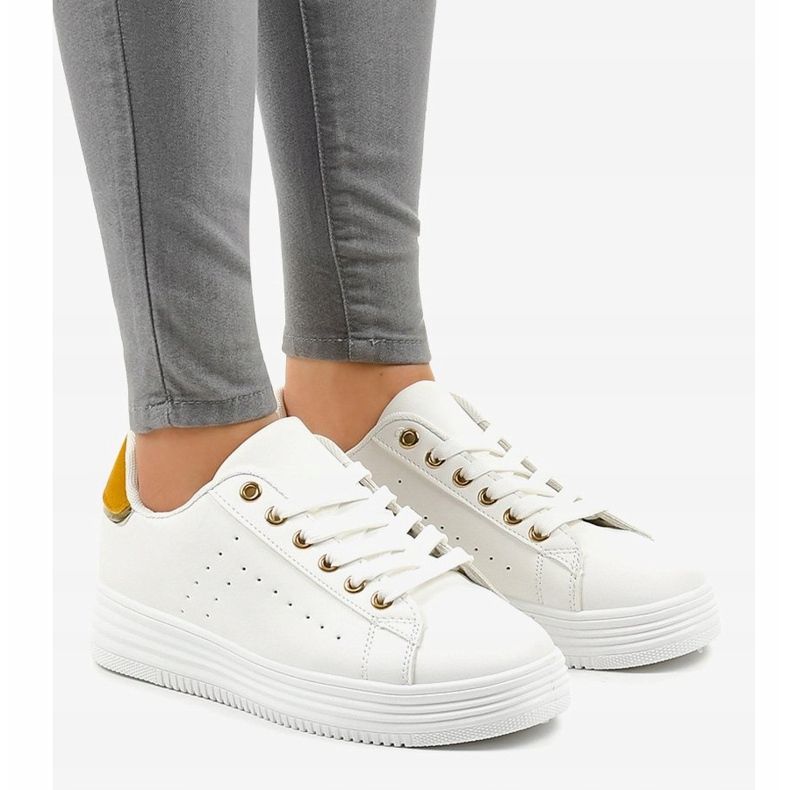 Białe klasyczne trampki na platformie BK-52 1