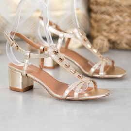 Small Swan Złote Sandałki Z Ćwiekami złoty 1