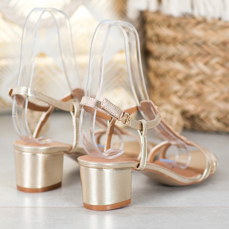 Small Swan Złote Sandałki Z Ćwiekami złoty 2