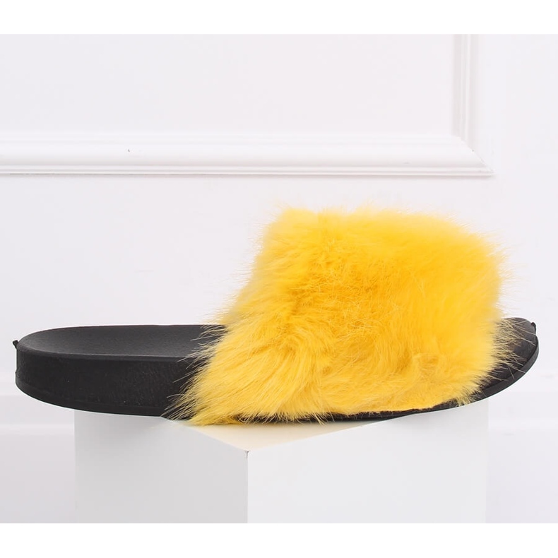 Klapki z futerkiem żółte CK107P Yellow 2