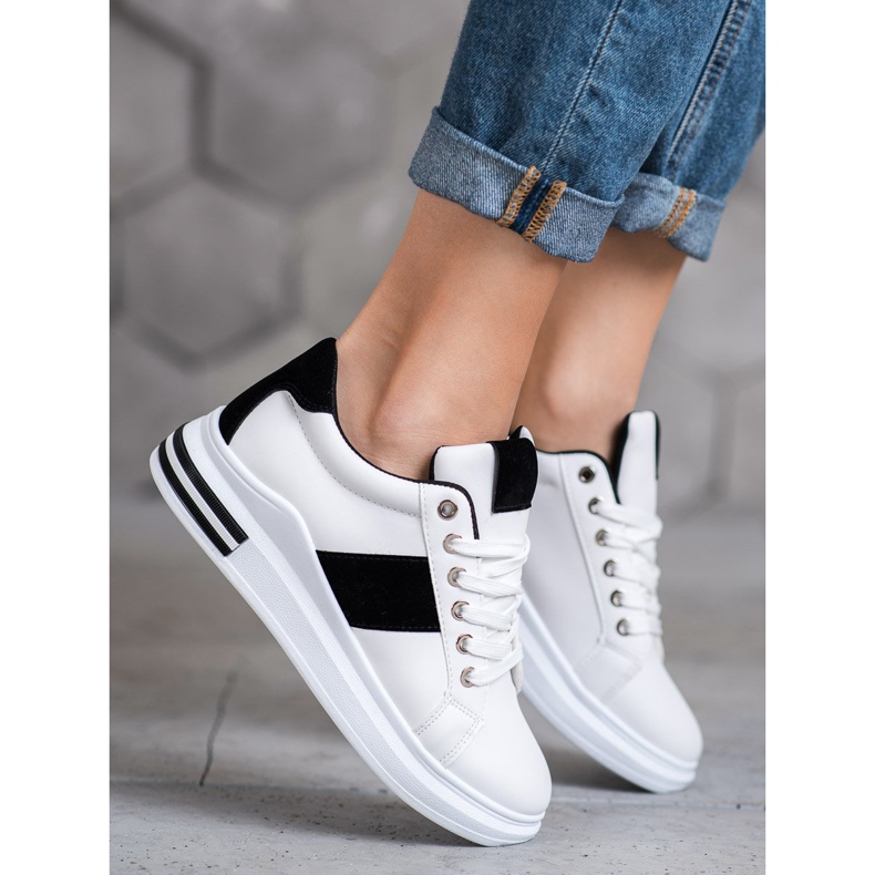 Weide Buty Sportowe Z Czarnymi Wstawkami białe czarne 1