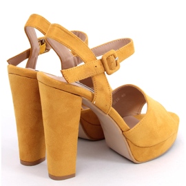 Sandałki na obcasie miodowe 9R16 Yellow żółte 2