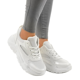 Białe modne obuwie sportowe MS381E-9 2