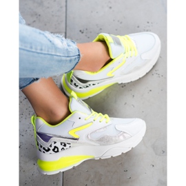 Ideal Shoes Sneakersy Z Żółtymi Wstawkami białe wielokolorowe 1
