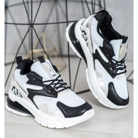 Ideal Shoes Sneakersy Z Czarnymi Wstawkami białe czarne 3
