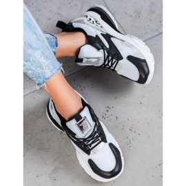 Ideal Shoes Sneakersy Z Czarnymi Wstawkami białe czarne 2