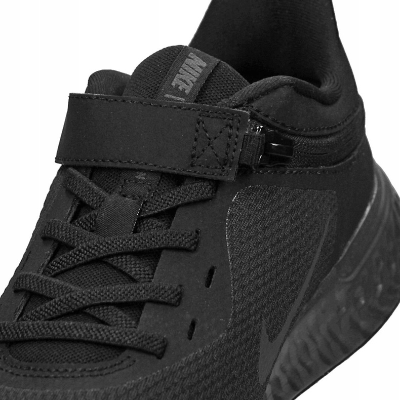 Buty Nike Revolution 5 FlyEase Wide M CJ9885-001 czarne 2
