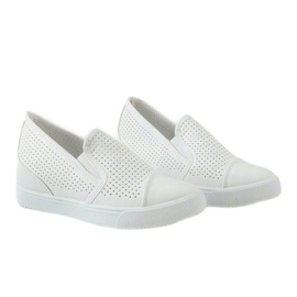 Białe ażurowe sneakersy na koturnie DD441-2 4