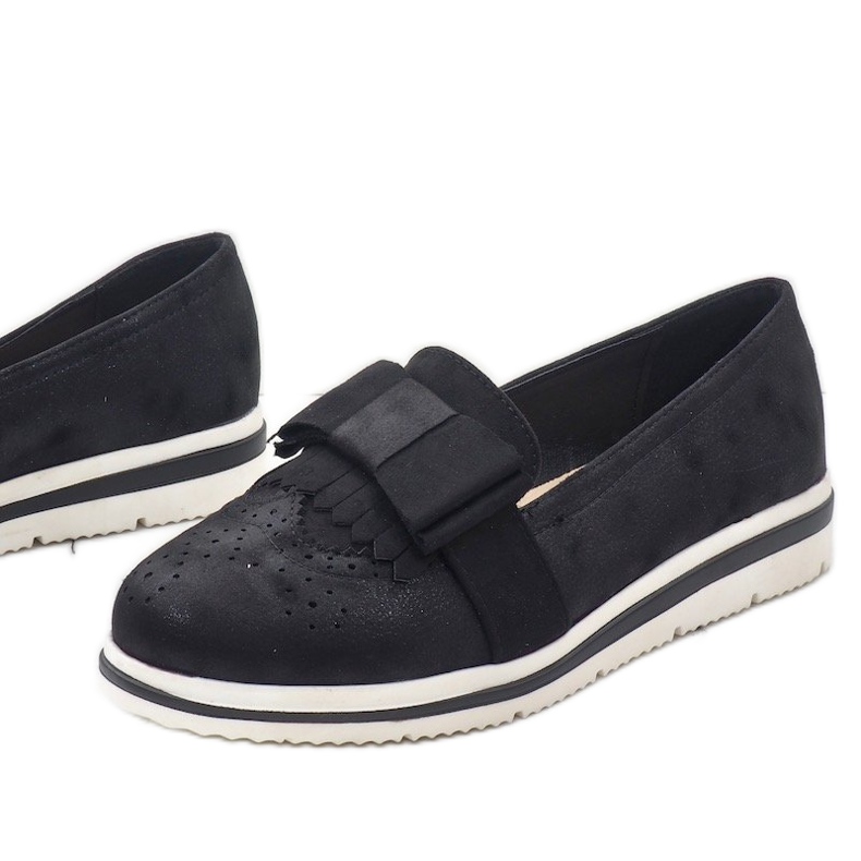 Czarne matowe półbuty na koturnie YT-8 1