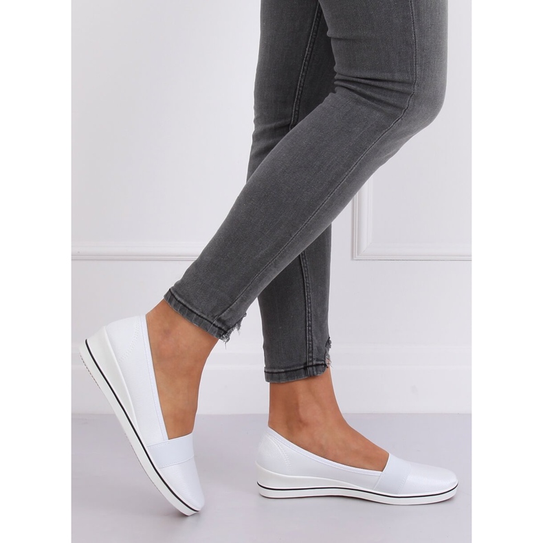Baleriny na koturnie białe S81B001 White 1