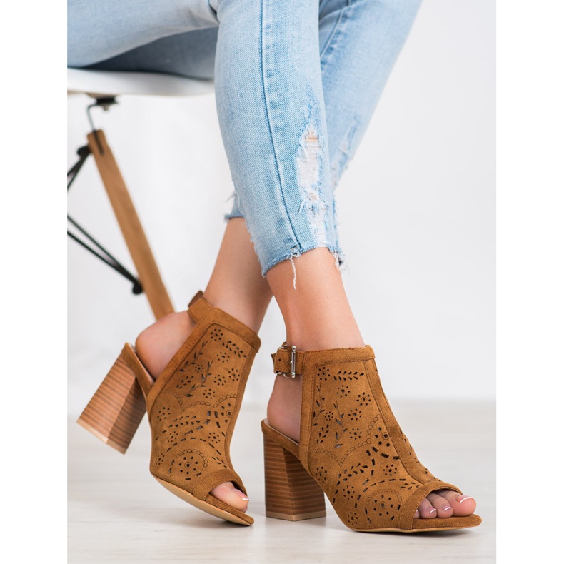 Mannika Zabudowane Ażurowe Sandały brązowe 1