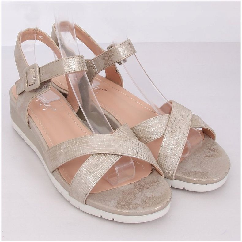 Sandałki na niskim koturnie złote NS115P LT.GOLD złoty 1