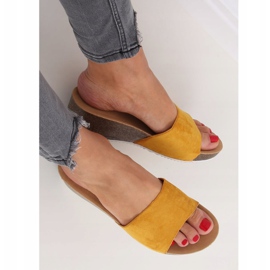 Klapki na koturnie miodowe G186P Yellow żółte 1