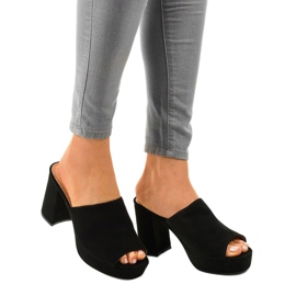 Czarne klapki zamszowe na obcasie 9R17 1