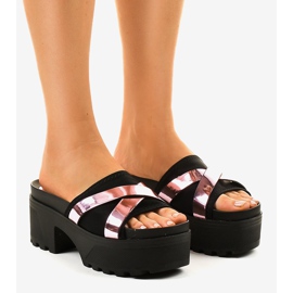 Czarne klapki na obcasie CL-3A309-20 1