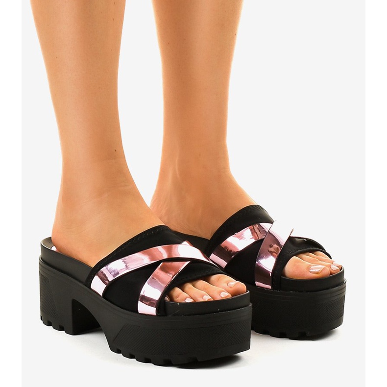 Czarne klapki na obcasie CL-3A309-20 1