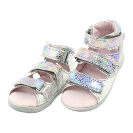 Metaliczne sandałki dziewczęce wysokie profilaktyczne srebrne Mazurek 291 srebrny 2