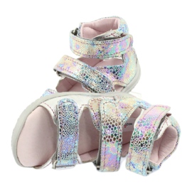 Metaliczne sandałki dziewczęce wysokie profilaktyczne srebrne Mazurek 291 srebrny 5