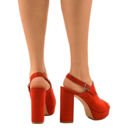 Czerwone sandały na obcasie z cholewką 9R05 3