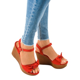 Czerwone zamszowe sandały na koturnie HY8542 1