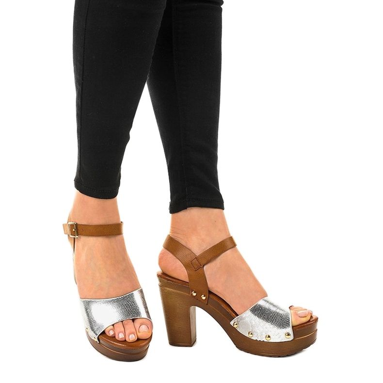 Srebrne sandałki na obcasie 150-615 brązowe szare 1