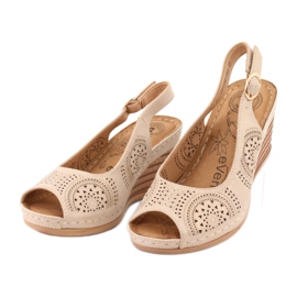 Evento Sandały komfortowe koturno 20SD98-1862 brązowe żółte 2