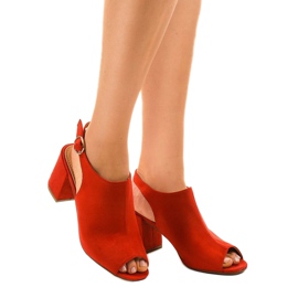 Czerwone sandały na obcasie z cholewką Z029 1
