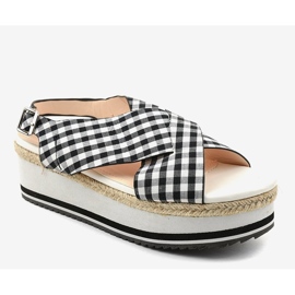 Czarne sandałki na platformie 1508-1 białe 1