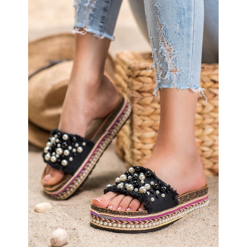 Small Swan Klapki Na Platformie Z Perłami czarne 2