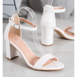 Small Swan Stylowe Sandały Na Obcasie białe 1