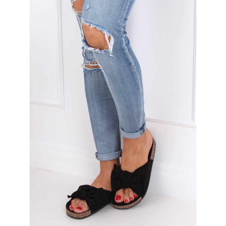 Klapki na korkowej podeszwie czarne 10-218 Black 1