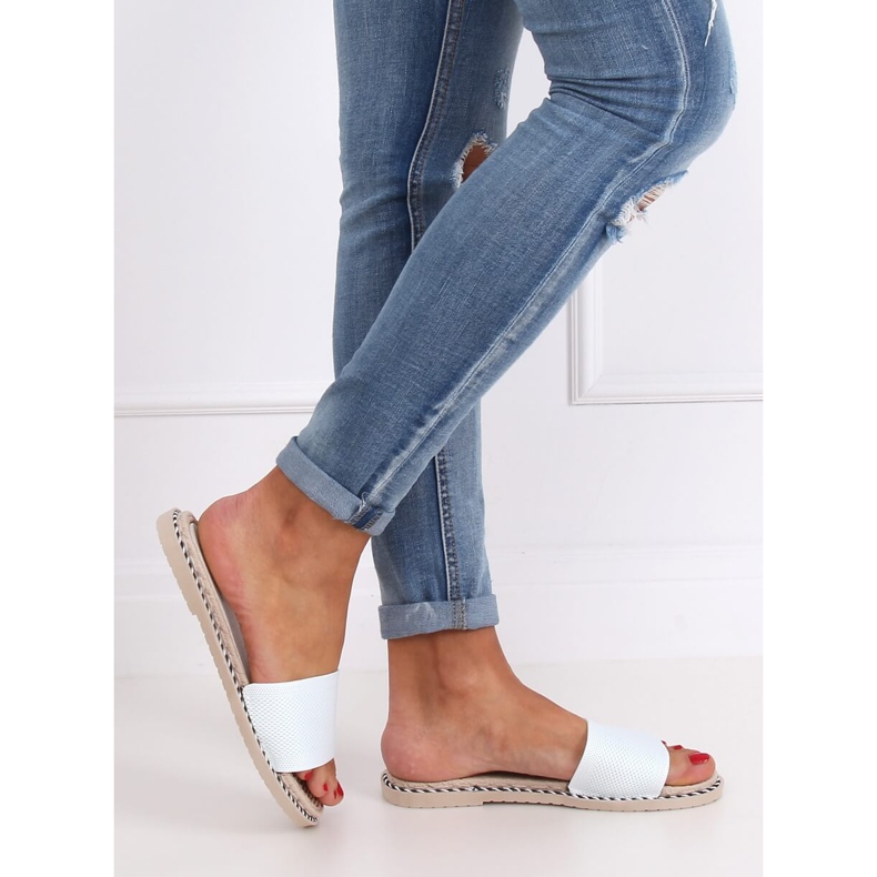 Klapki damskie białe 35-185 White 2