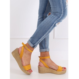 Sandałki na koturnie miodowe 019-18 Yellow żółte 1