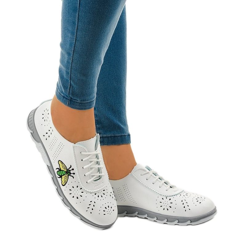 Białe tenisówki ażurowe z nadrukiem JH81171-1 1
