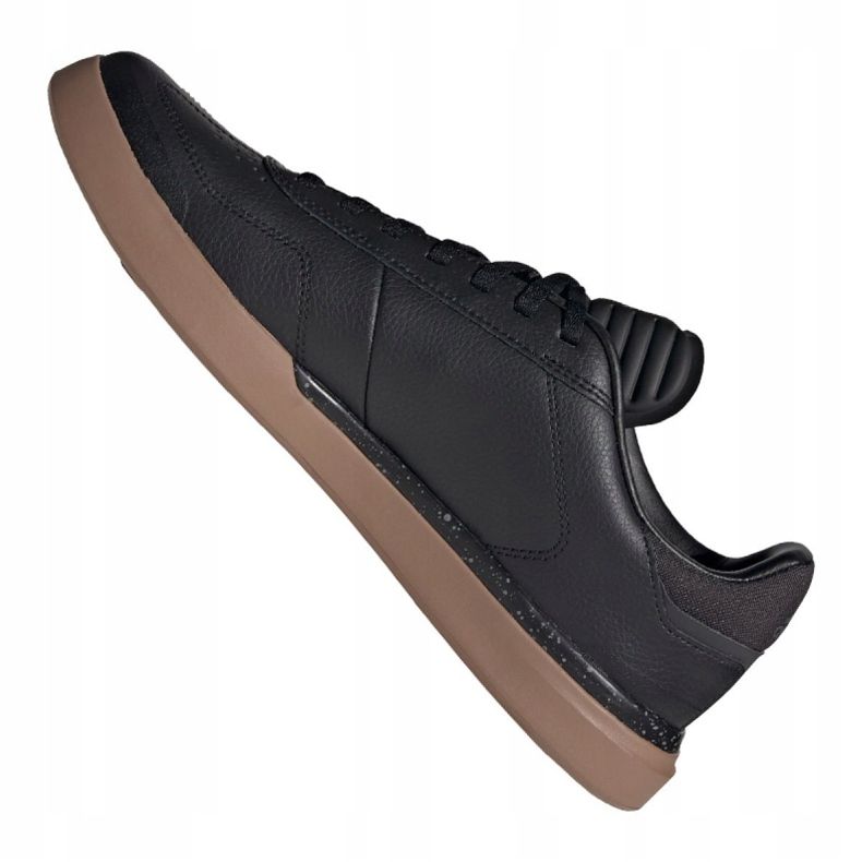 Buty adidas Sleuth Dlx M EG4614 czarne 2