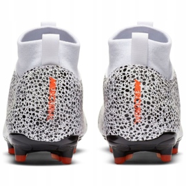 Buty piłkarskie Nike Mercurial Superfly 7 Academy CR7 FG/MG Jr CV3182-180 wielokolorowe białe 5