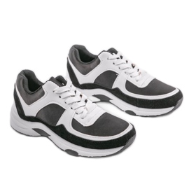 Białe modne sneakersy sportowe z eko-skóry CH005 czarne 1