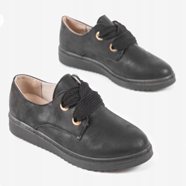 Czarne trampki na koturnie H-18 1