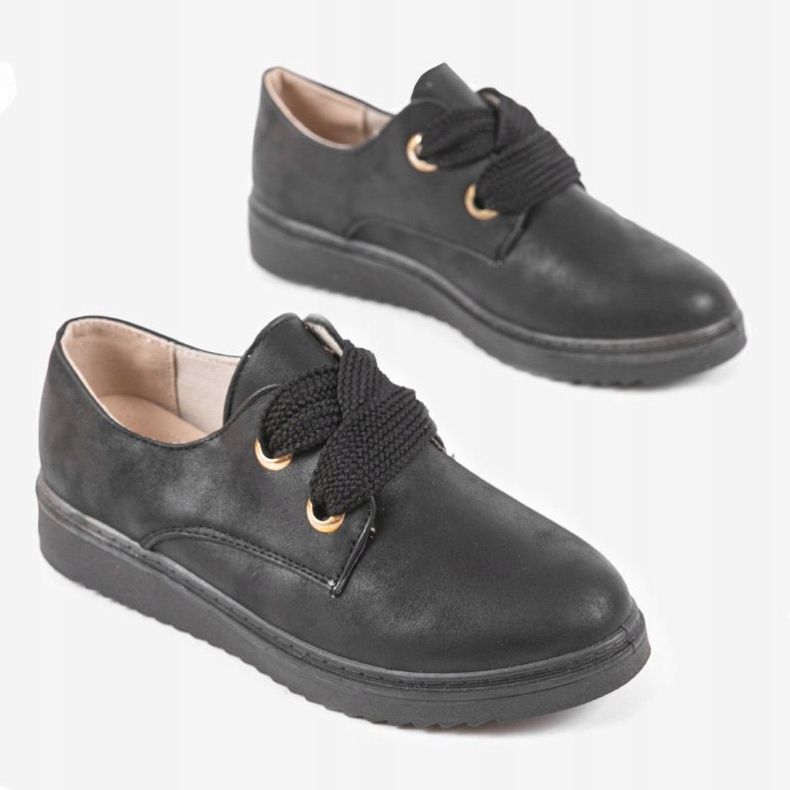 Czarne trampki na koturnie H-18 1