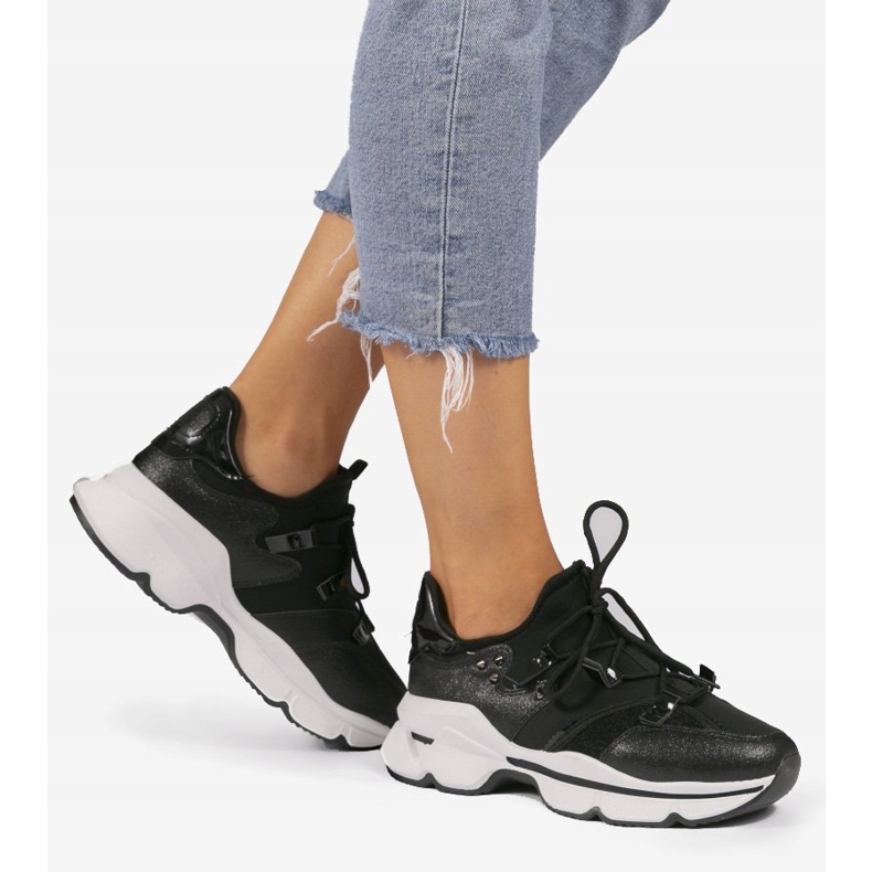 Czarne sneakersy z lycra wsuwane C947 1