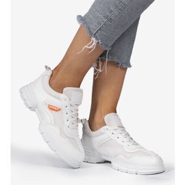 Białe modne obuwie sportowe C051 2