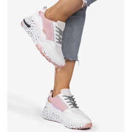 Białe sneakersy sportowe z różowymi wstawkami C-3151 różowe 1