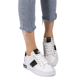 Białe modne sneakersy trampki z eko-skóry C912 czarne 2