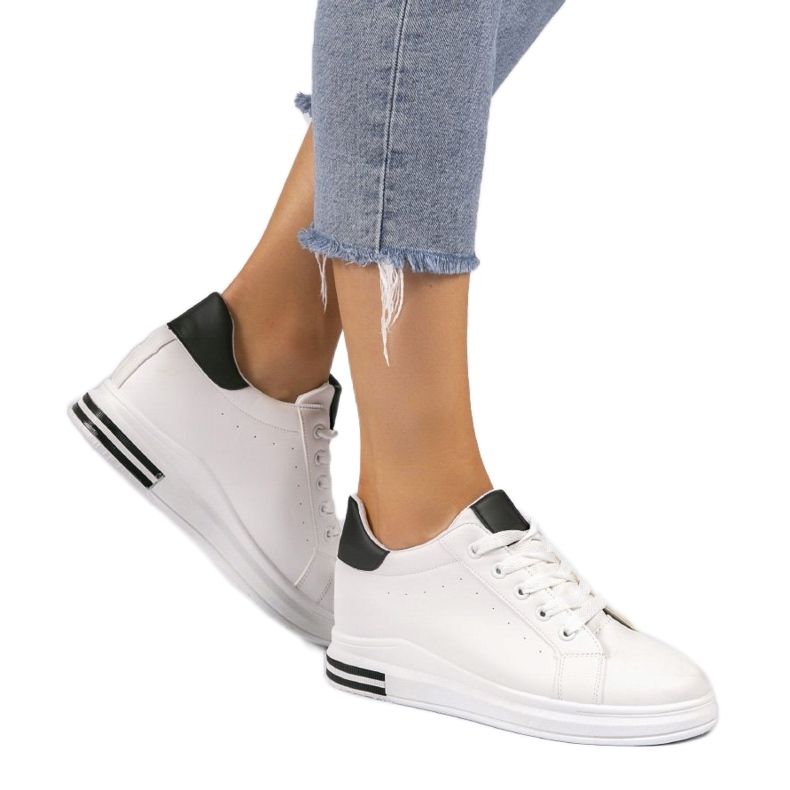 Białe sneakersy trampki na koturnie 1061 czarne 1