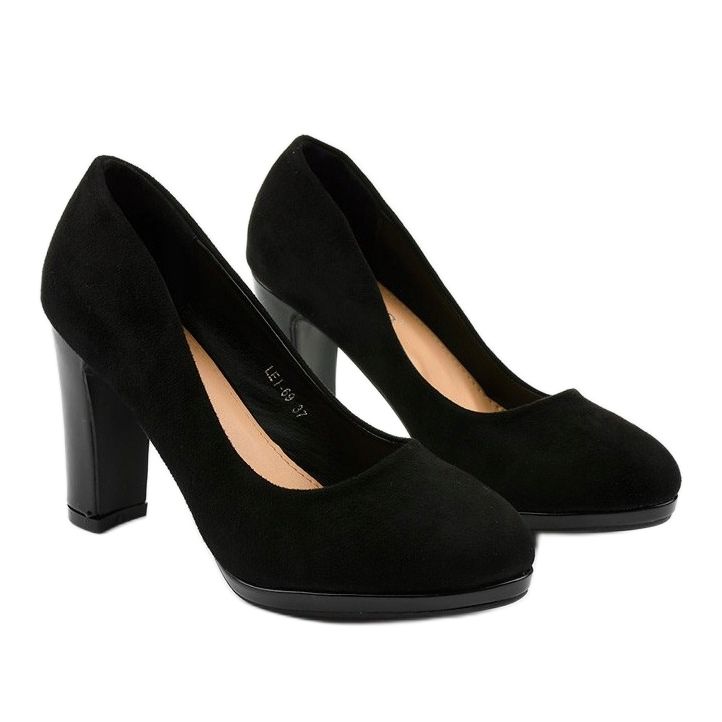 Czarne czółenka na słupku LEI-69 2