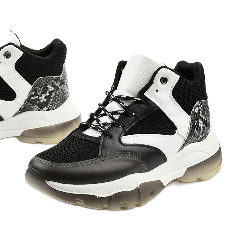 Czarne sneakersy wsuwane Barettos białe 1